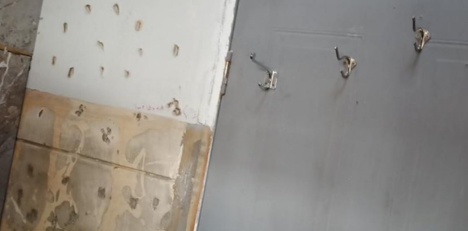 Door opening wall before tiling